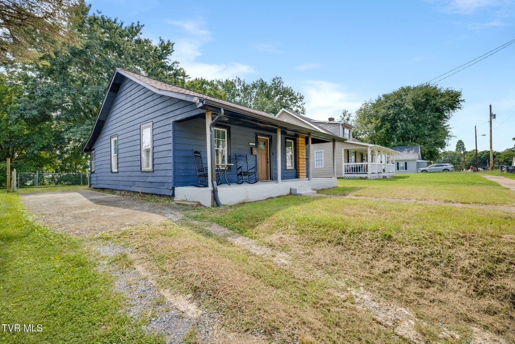 Photo of 1133 Cherry Street, Kingsport, TN 37660 (MLS # 9991490)