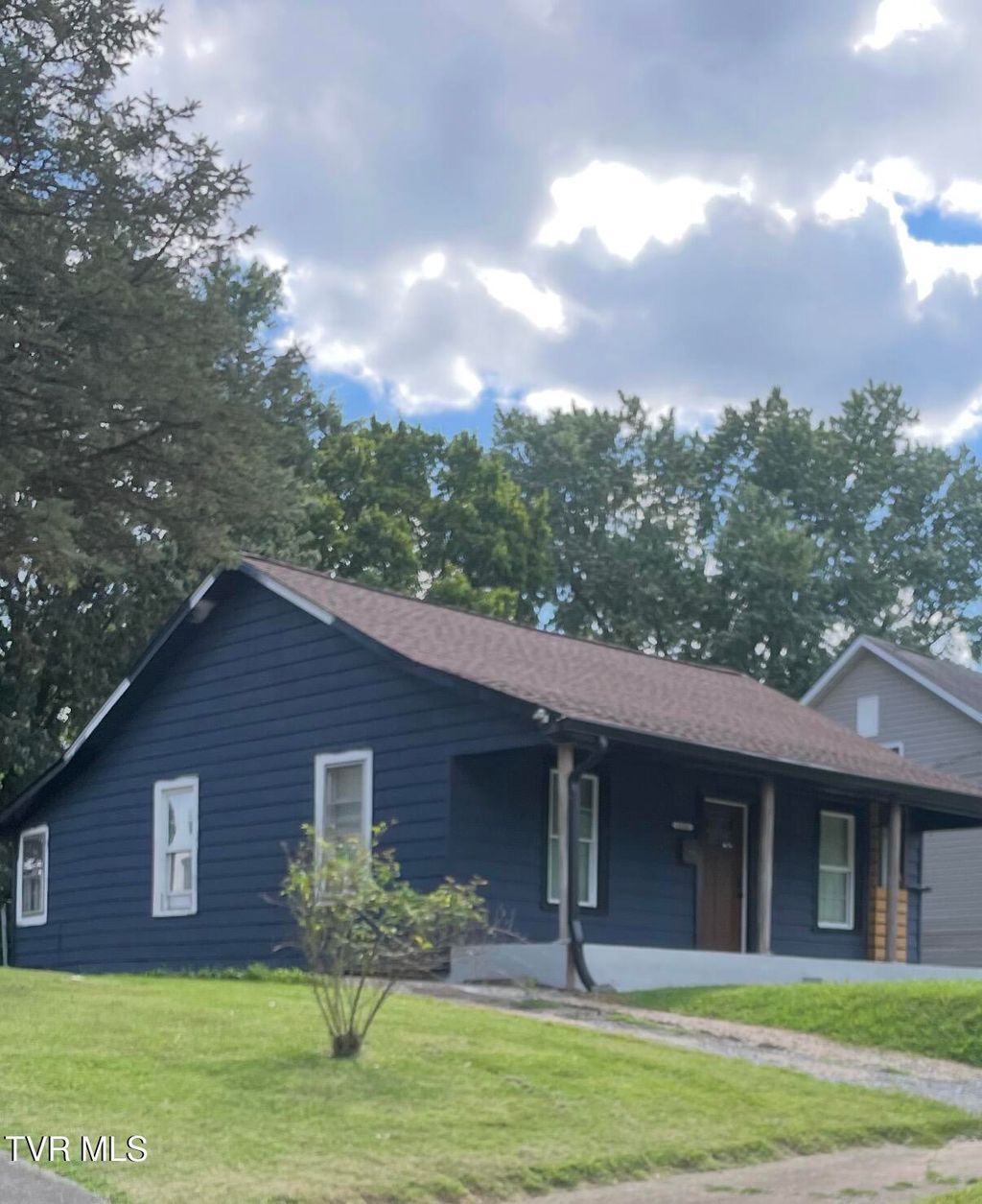 Photo of 1133 Cherry Street, Kingsport, TN 37660 (MLS # 9991490)