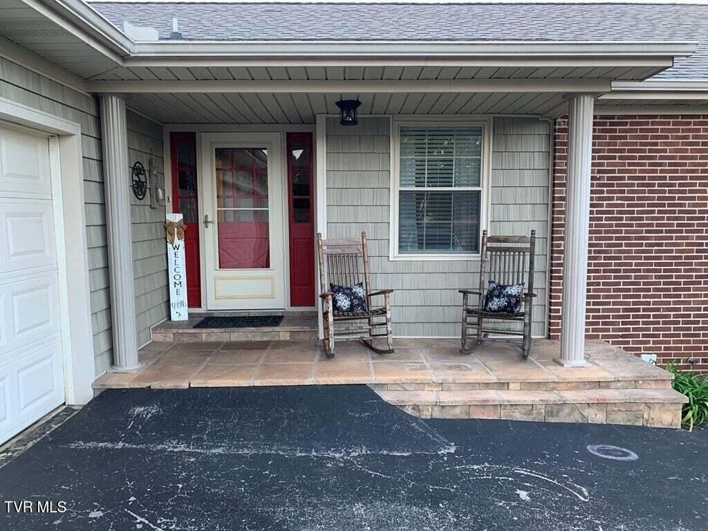 Photo of 3102 Lee Drive, Morristown, TN 37814 (MLS # 9988824)