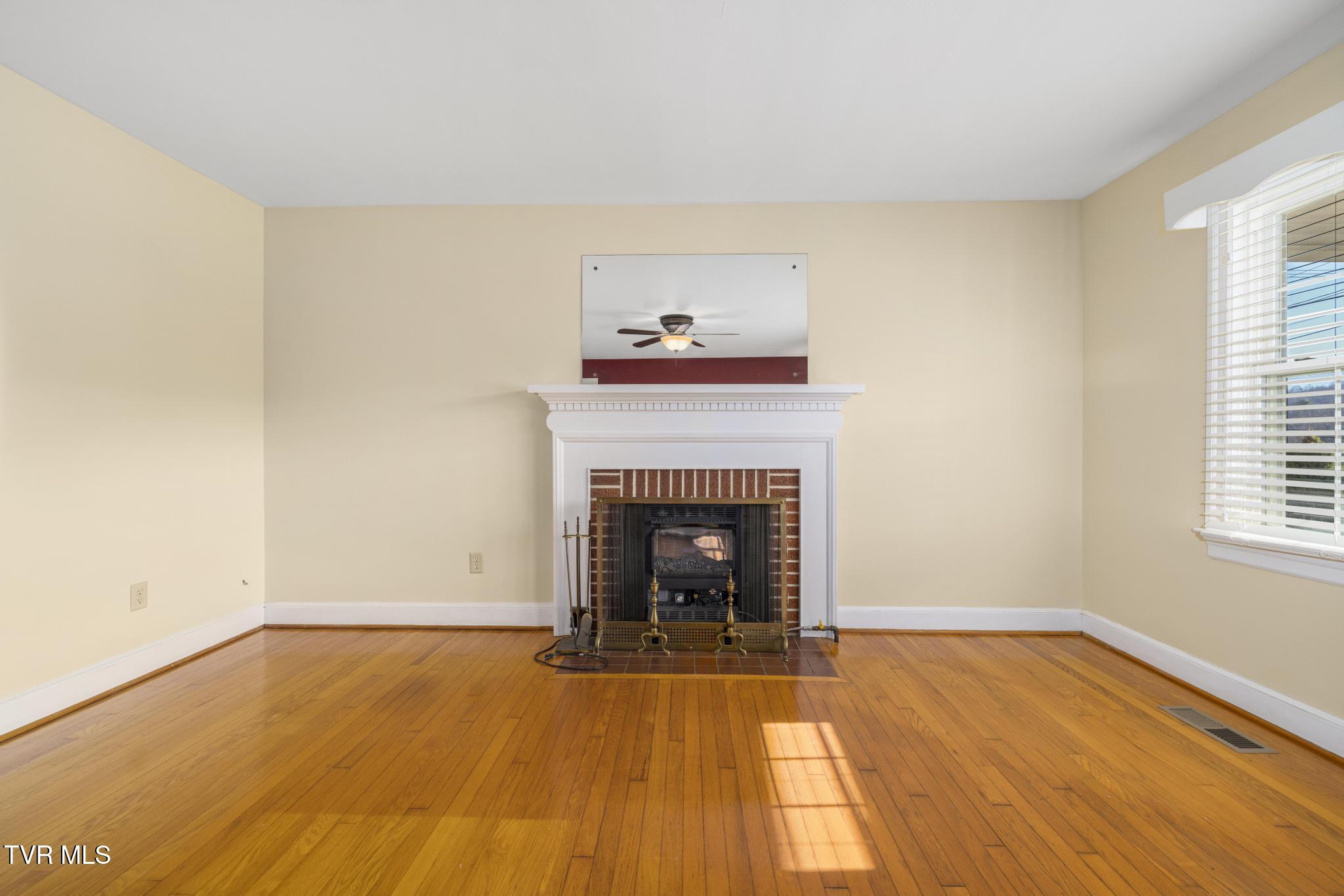 5021 Unicoi Drive Drive, Unicoi, Tennessee image 10