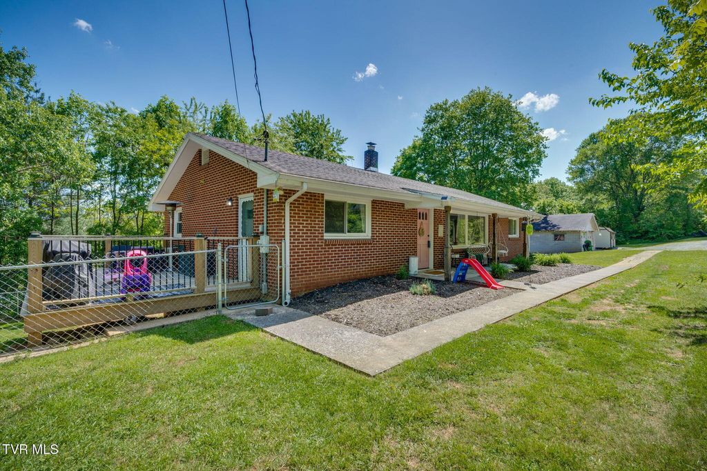 Photo of 2029 Gregory Road, Kingsport, TN 37665 (MLS # 9994133)