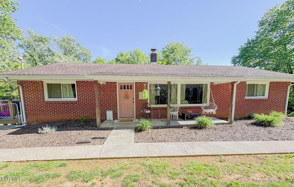 Photo of 2029 Gregory Road, Kingsport, TN 37665 (MLS # 9994133)