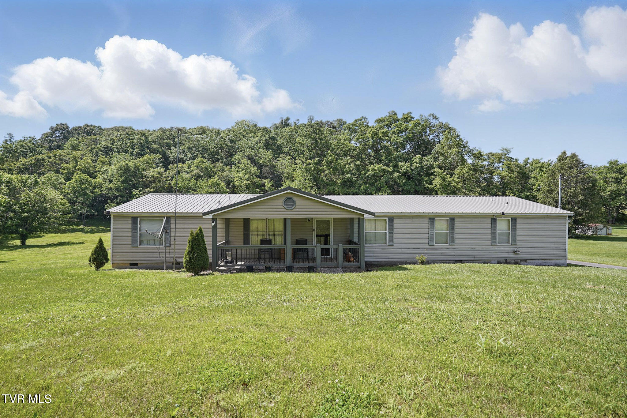 1032 Pleasant Drive, Jonesborough, Tennessee image 1