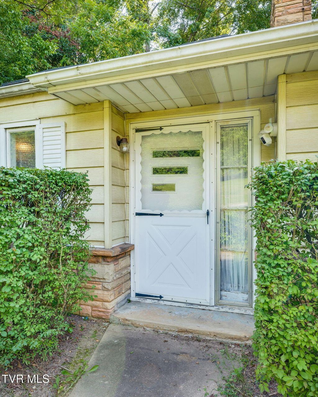 Photo of 1000 Tranbarger Drive, Kingsport, TN 37660 (MLS # 9982577)