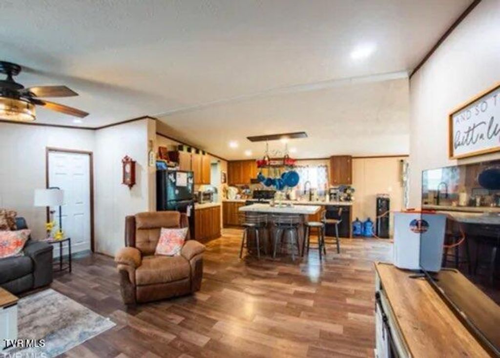 Photo of 1029 Red Bud Lane, Rogersville, TN 37857 (MLS # 9993366)