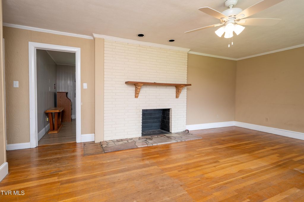 Photo of 2000 Lee Highway, Bristol, VA 24201 (MLS # 9993445)