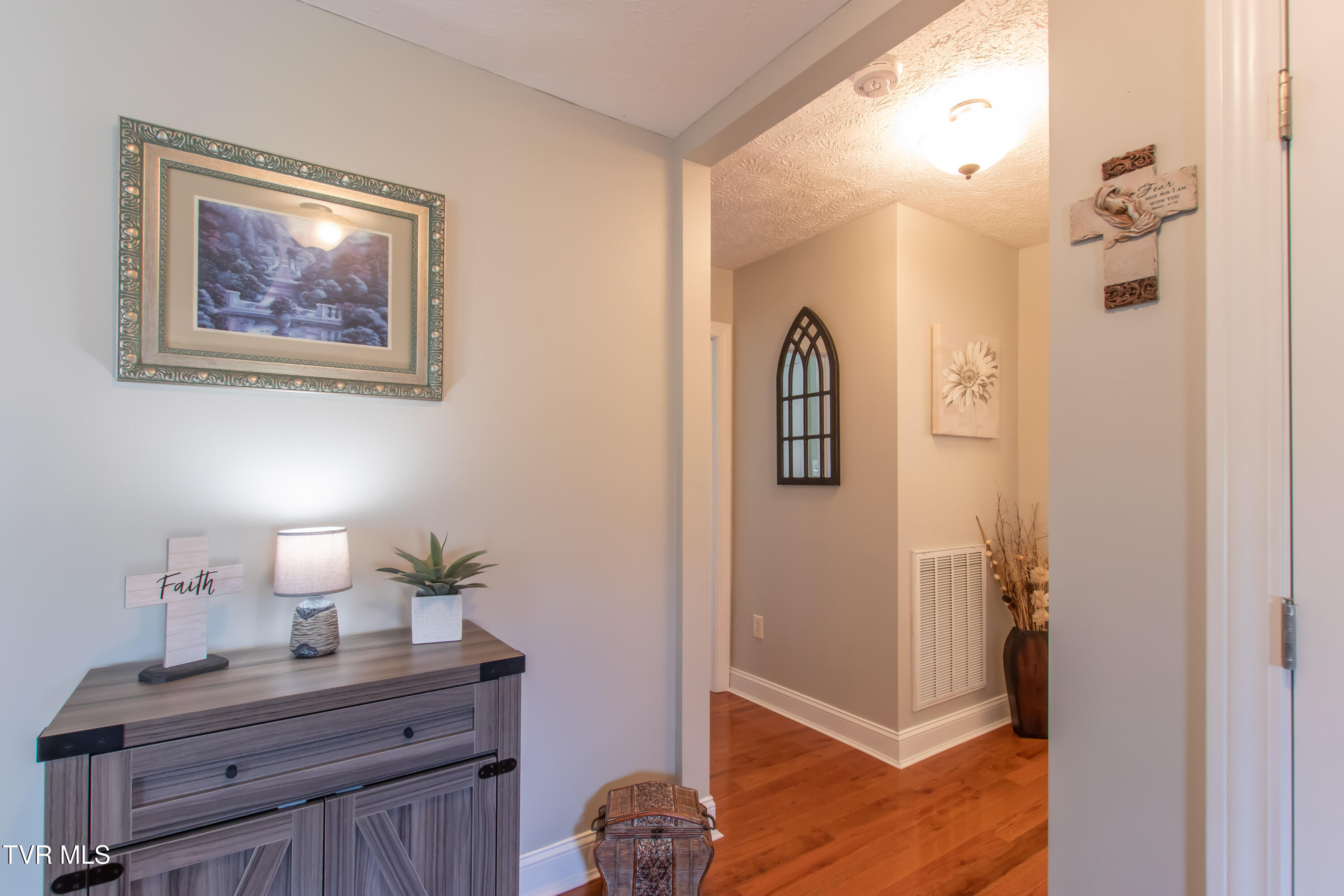 615 Monte Vista Drive, Glade Spring, Virginia image 4