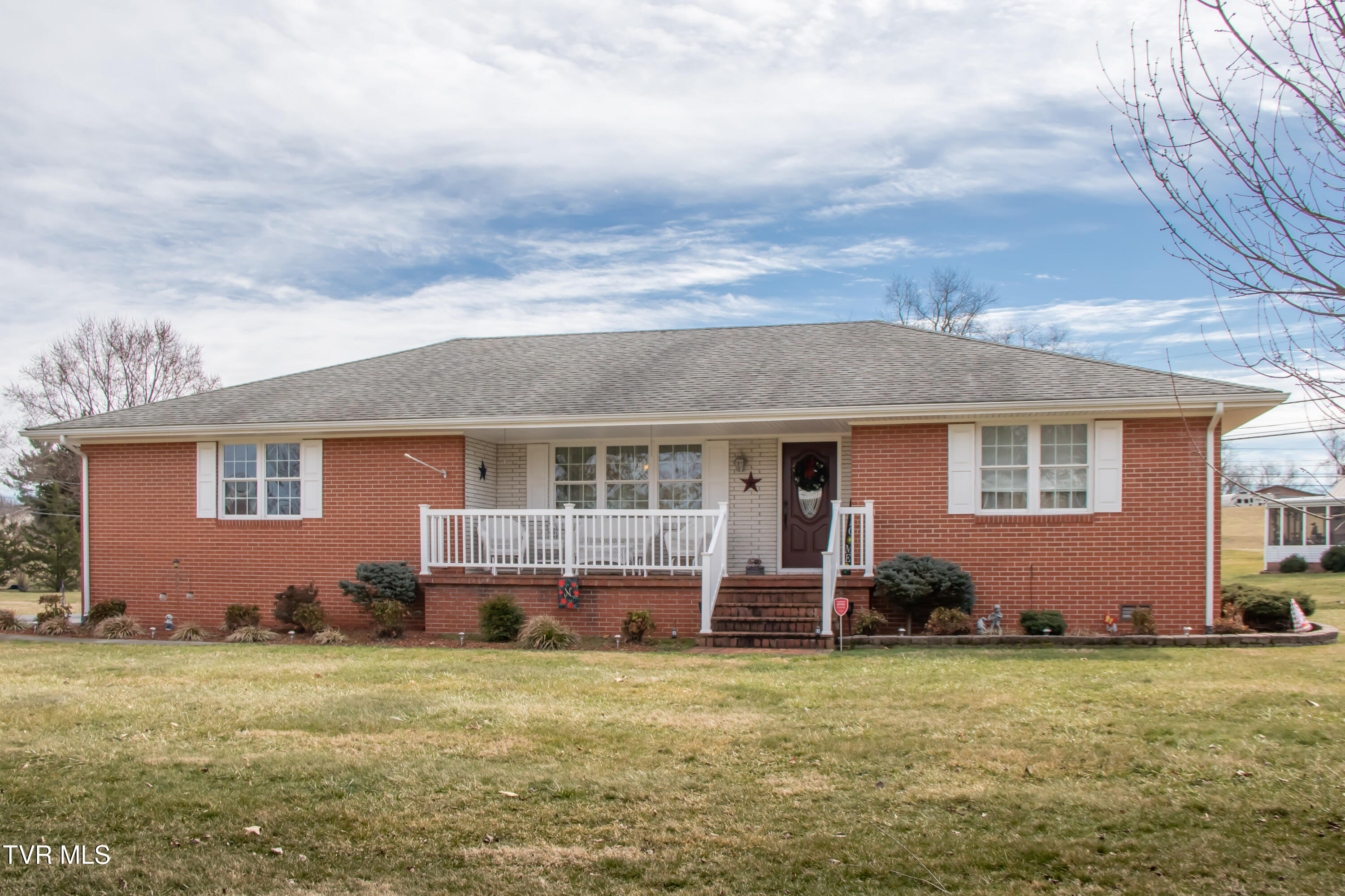 615 Monte Vista Drive, Glade Spring, Virginia image 1
