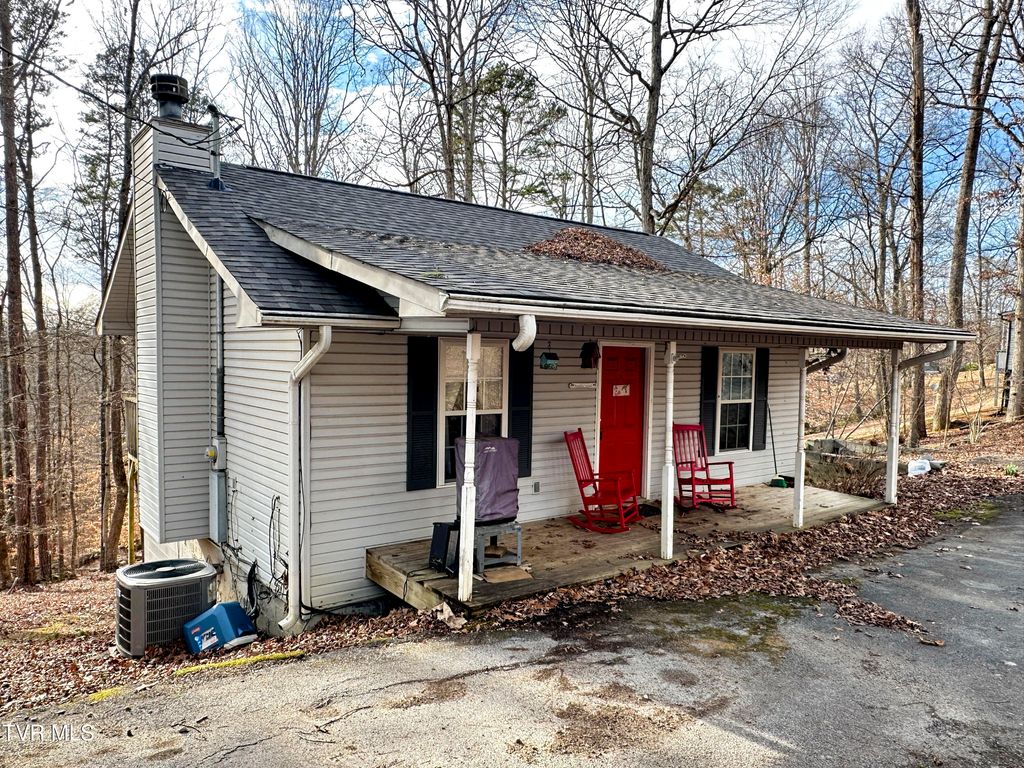 Photo of 978 Beechwood Drive, Dandridge, TN 37725 (MLS # 9991655)