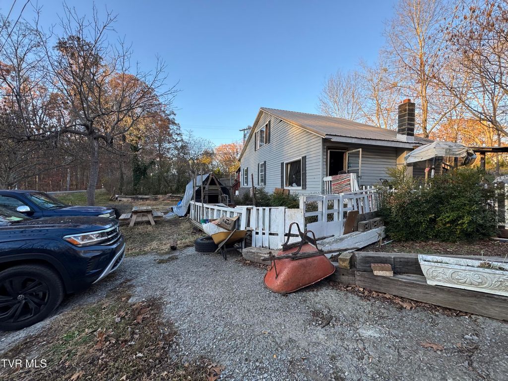 Photo of 433 Rockingham Road, Johnson City, TN 37615 (MLS # 9988525)