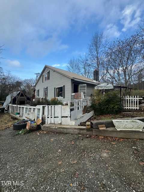 Photo of 433 Rockingham Road, Johnson City, TN 37615 (MLS # 9988525)