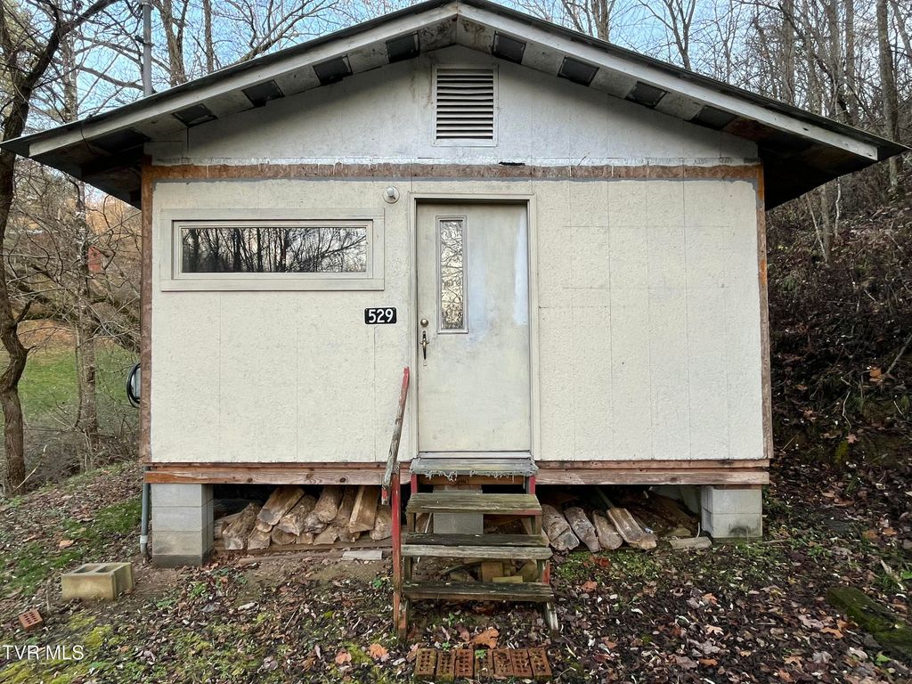 Photo of 529 Stallard Lawson Cemetary Lane Lane, Fort Blackmore, VA 24250 (MLS # 9988551)