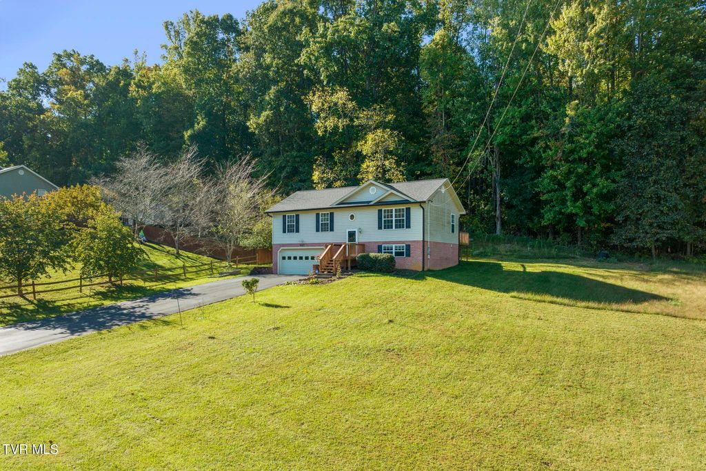 Photo of 507 Emma Grace Drive, Jonesborough, TN 37659 (MLS # 9986942)
