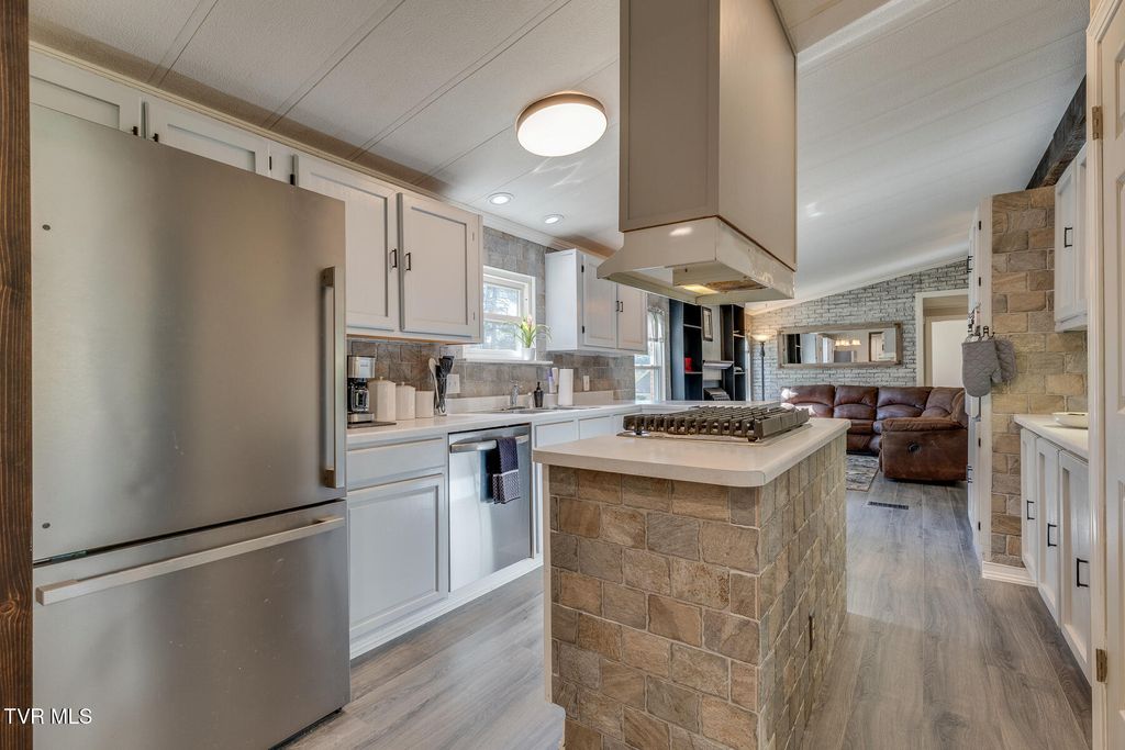 Photo of 18212 Cleveland Road, Abingdon, VA 24211 (MLS # 9989554)