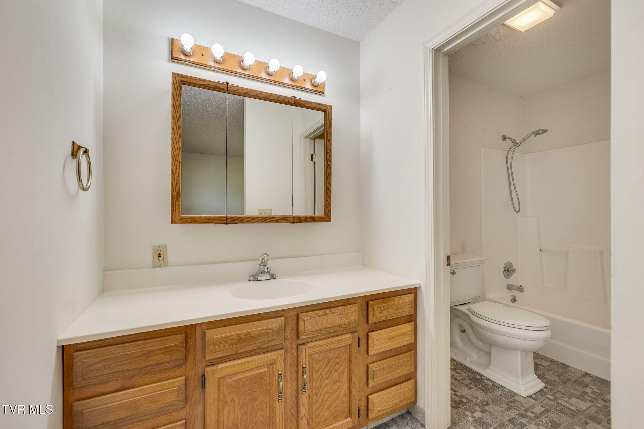 2114 Bloomingdale Road, Kingsport, Tennessee image 25