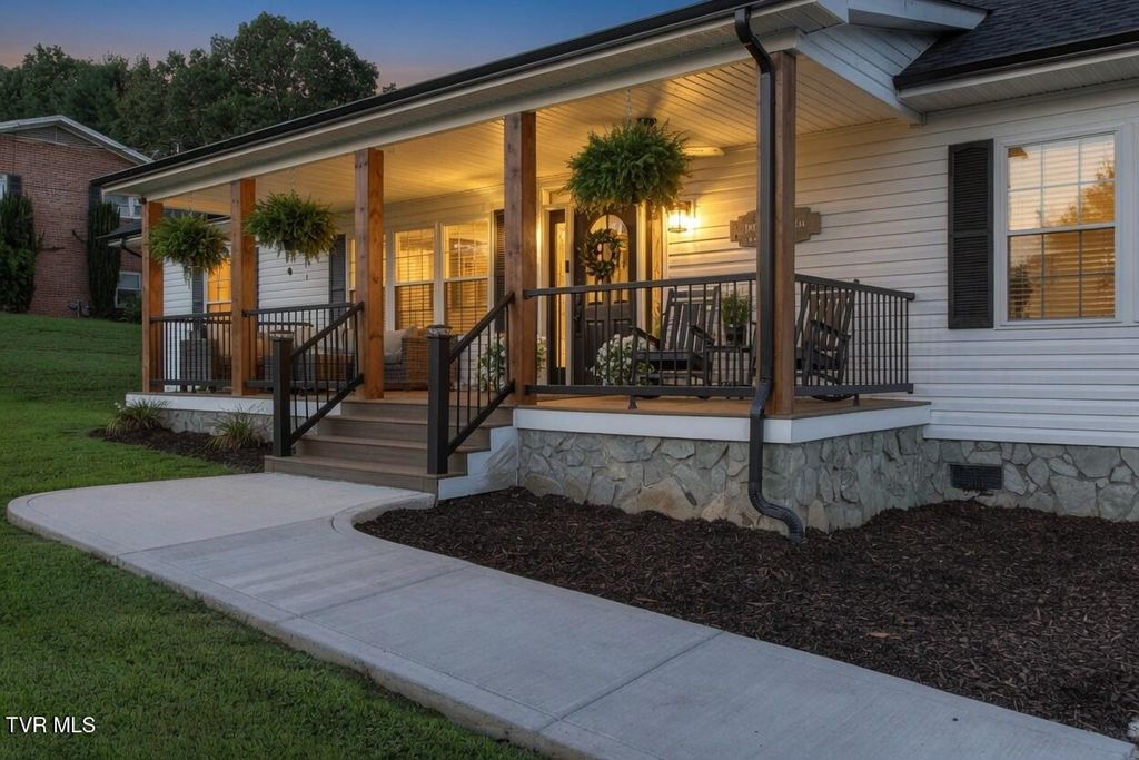Photo of 137 Kerns Street, Erwin, TN 37650 (MLS # 9998335)