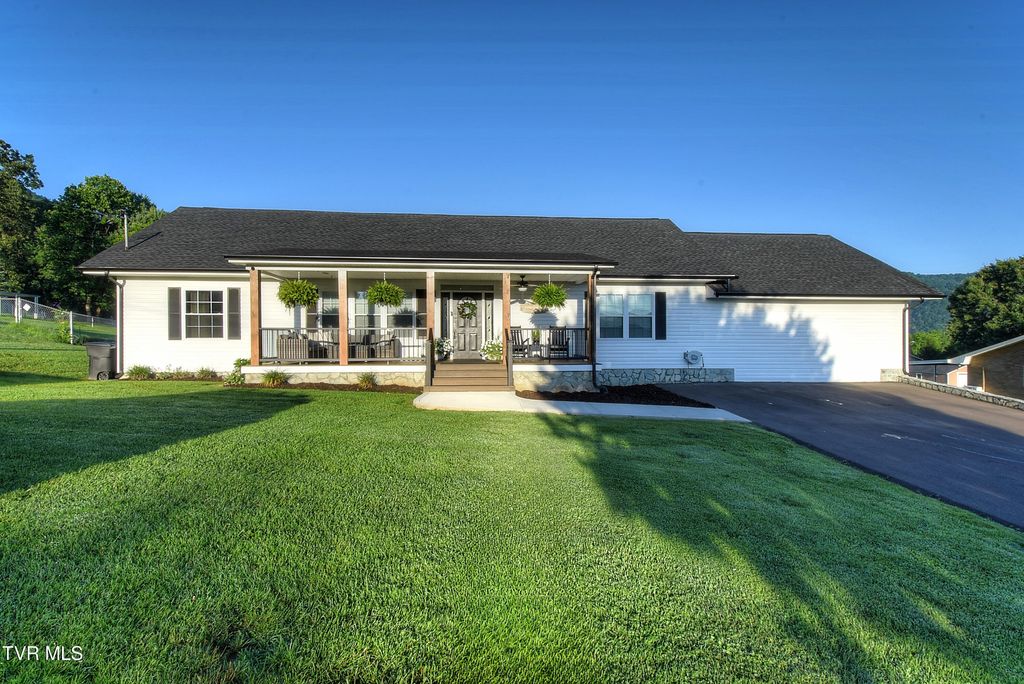 Photo of 137 Kerns Street, Erwin, TN 37650 (MLS # 9998335)