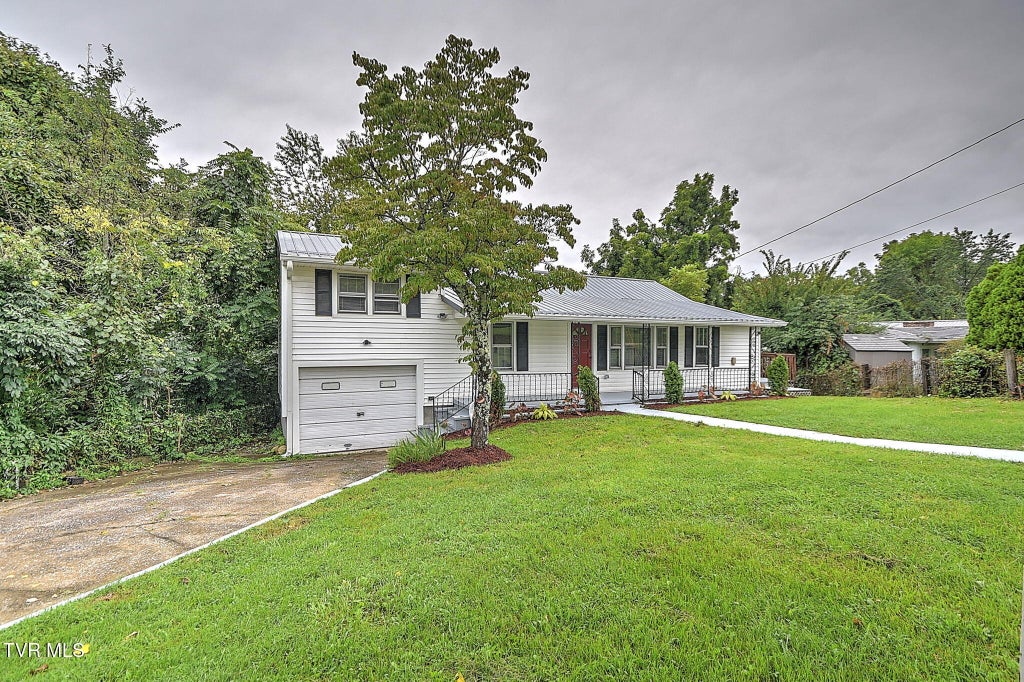 Photo of 1570 Granby Road, Kingsport, TN 37660 (MLS # 9996282)