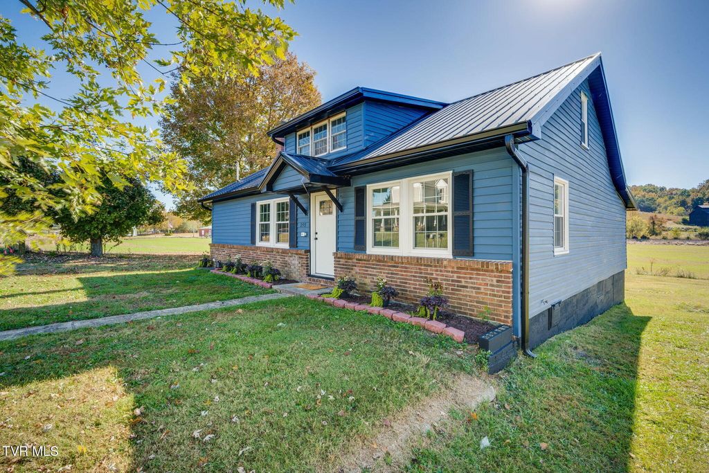 Photo of 292 Main Street, Piney Flats, TN 37686 (MLS # 9987075)