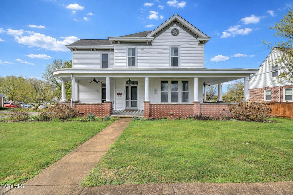 Photo of 822 Georgia Avenue, Bristol, TN 37620 (MLS # 9992421)