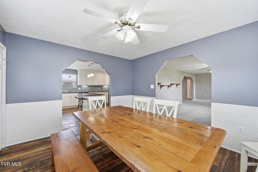 Photo of 222 Old Stage Drive, Bristol, TN 37620 (MLS # 9992002)