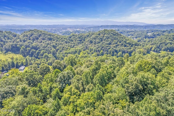 8355 WAGNER RD, BRISTOL, VA 24202 - Image a2dc4412a2aba539b50effd6aefda940/2525017322