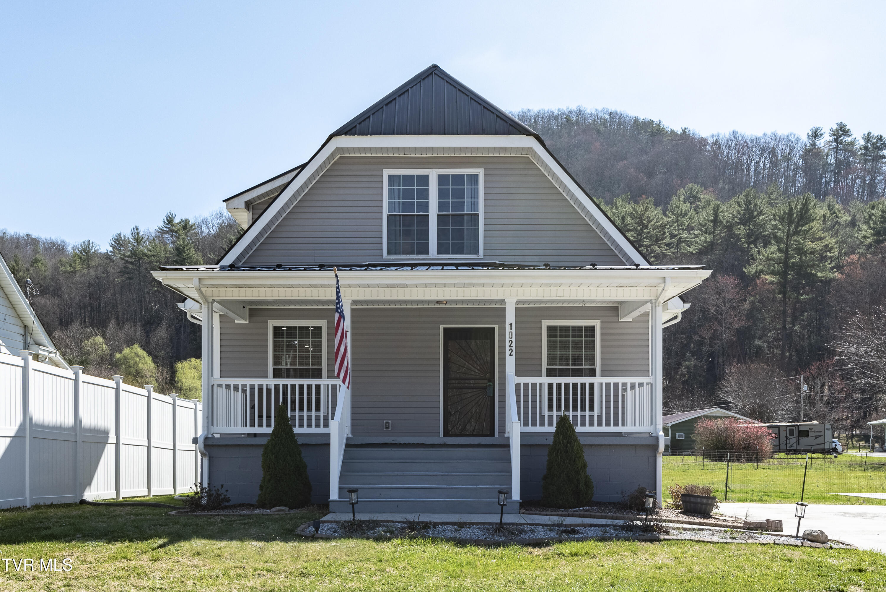1022 Shady Avenue, Damascus, Virginia image 1
