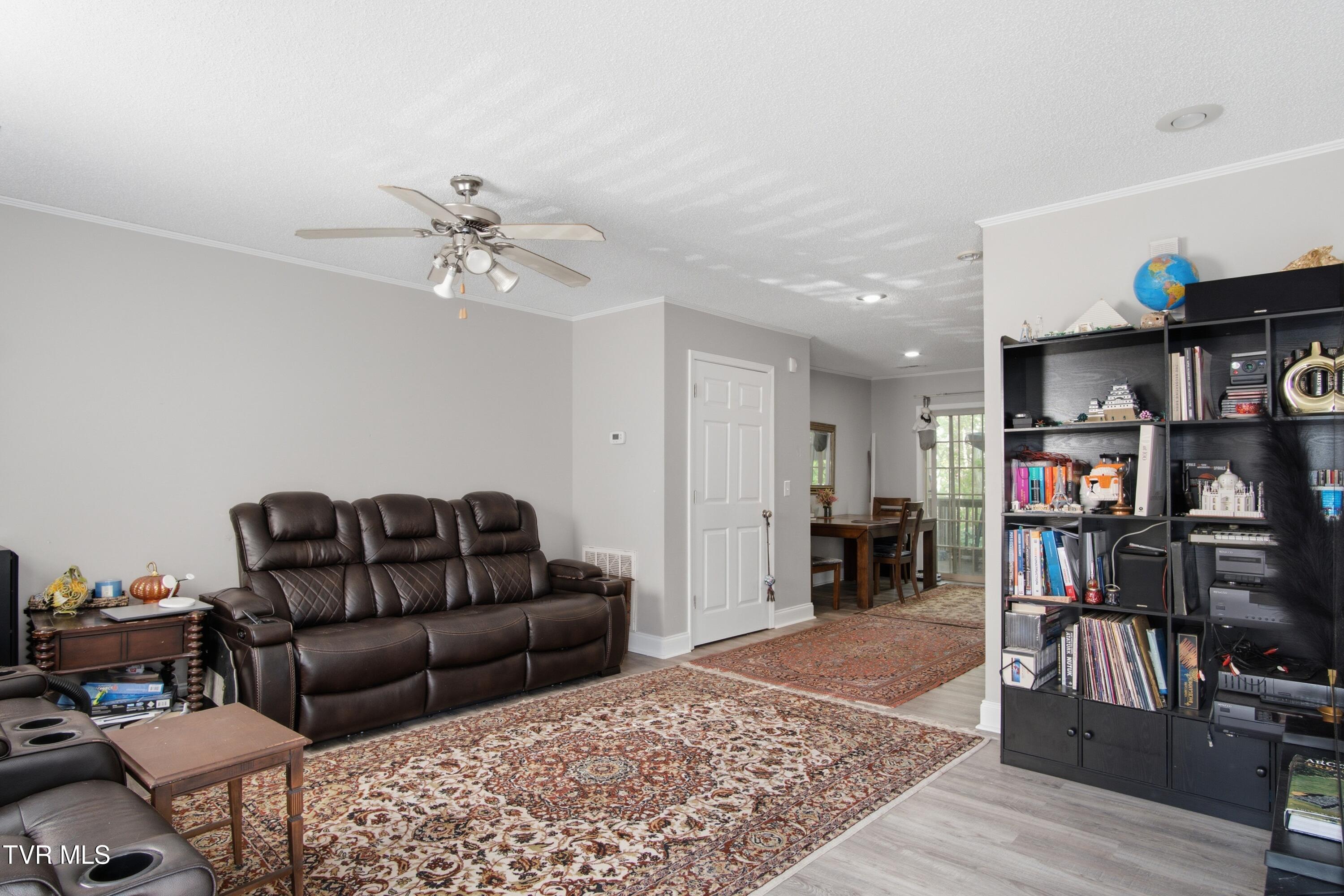 1809 West Lakeview Drive Apt 25