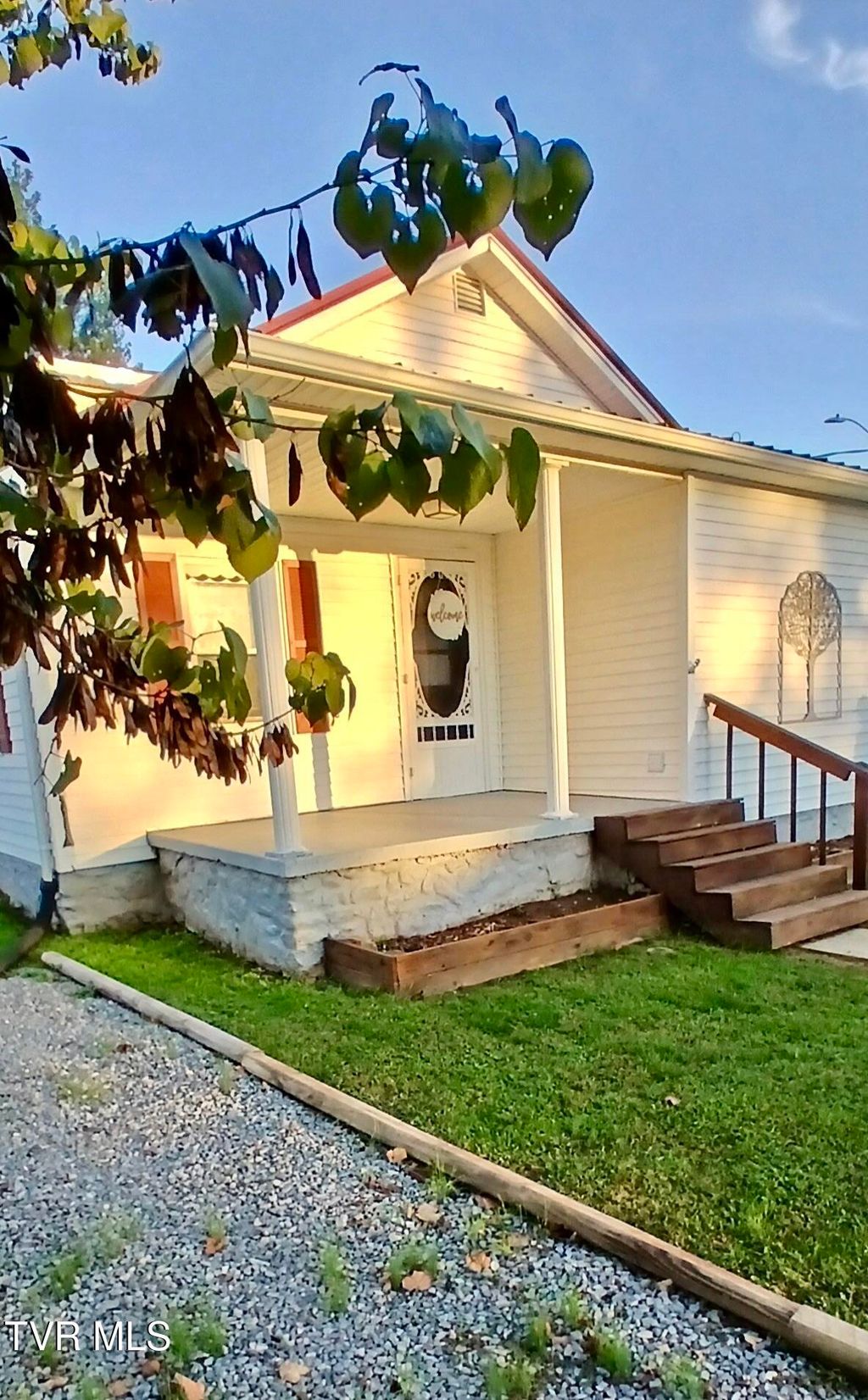 Photo of 136 Elliott Avenue, Erwin, TN 37650 (MLS # 9986634)