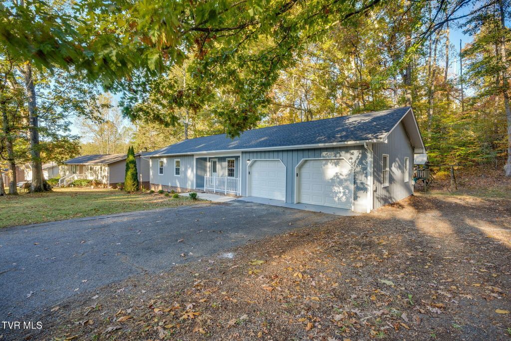 Photo of 506 Edgewood Drive, Mount Carmel, TN 37645 (MLS # 9987477)