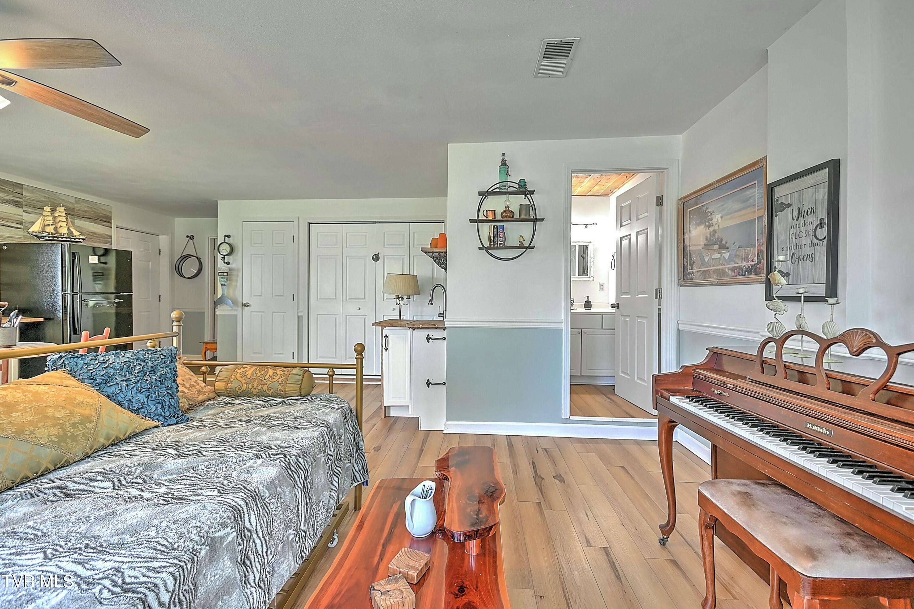 28248 Hillman Highway, Meadowview, Virginia image 17