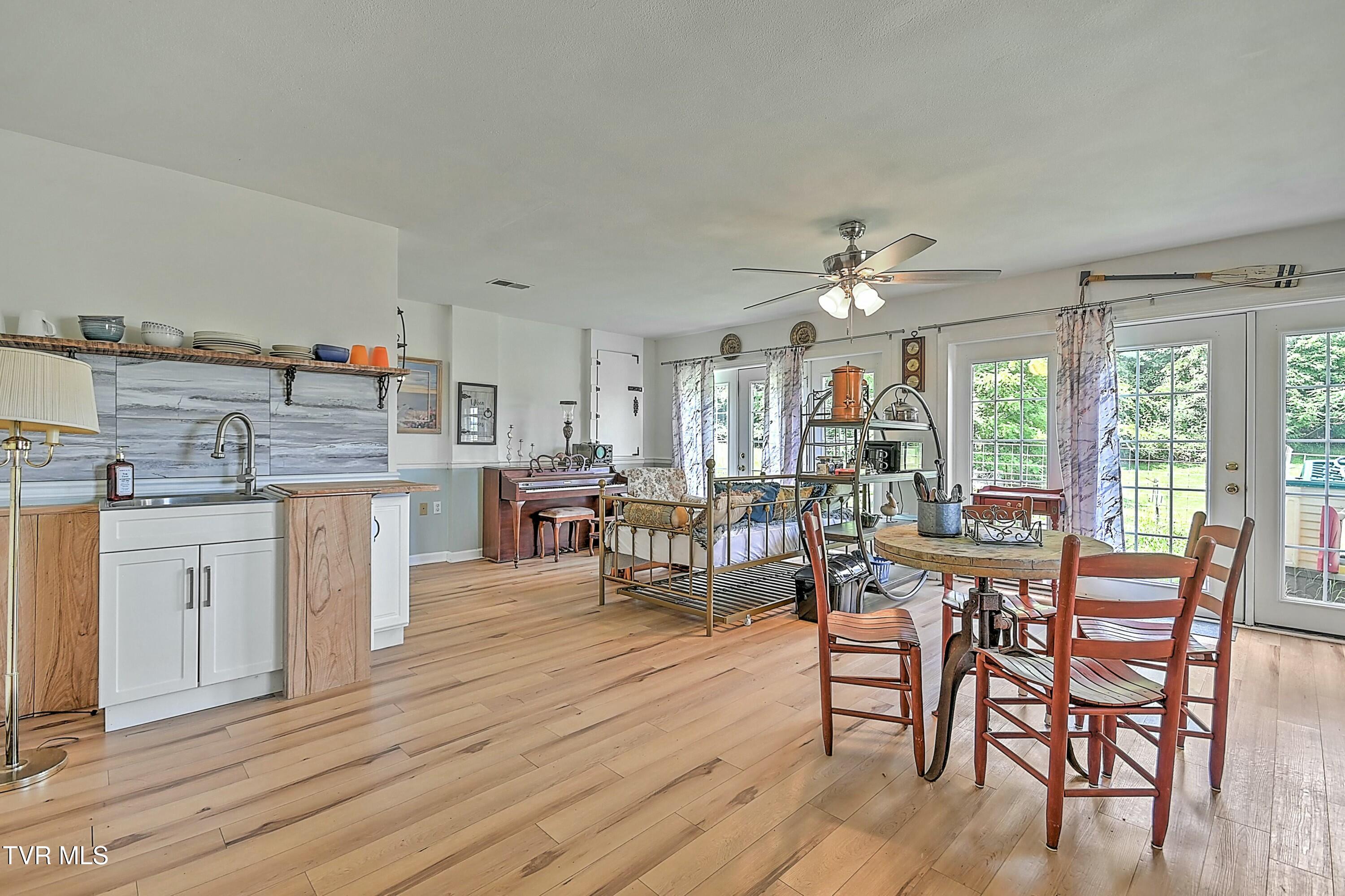 28248 Hillman Highway, Meadowview, Virginia image 13