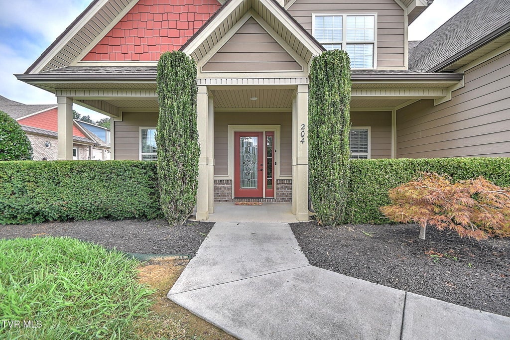 Photo of 204 Hawthorne Court, Greeneville, TN 37745 (MLS # 9998624)