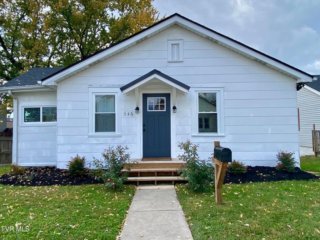 Photo of 746 Myrtle Street, Kingsport, TN 37660 (MLS # 9987888)