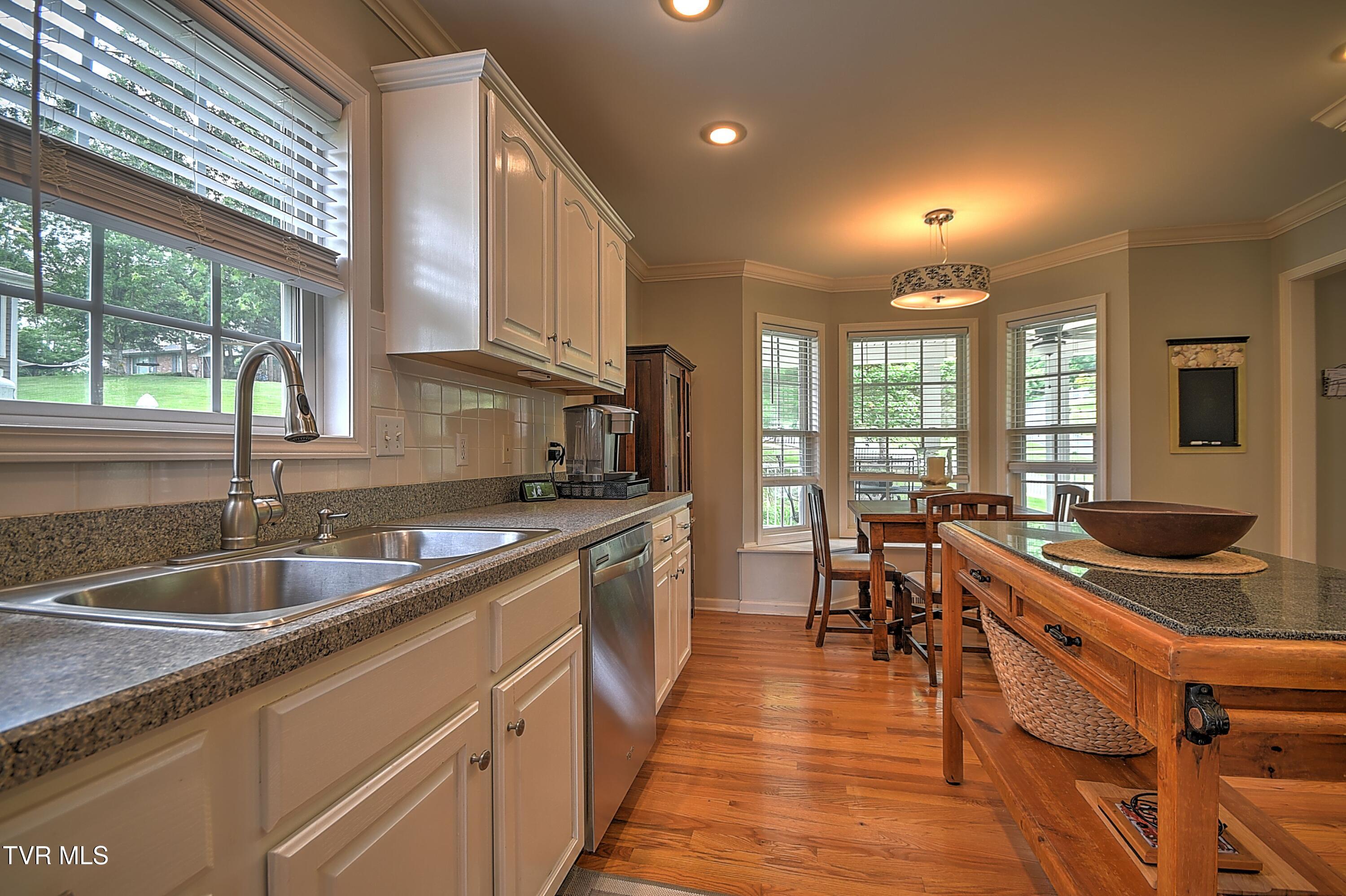 307 Hunters Crossing Lane, Kingsport, Tennessee image 24