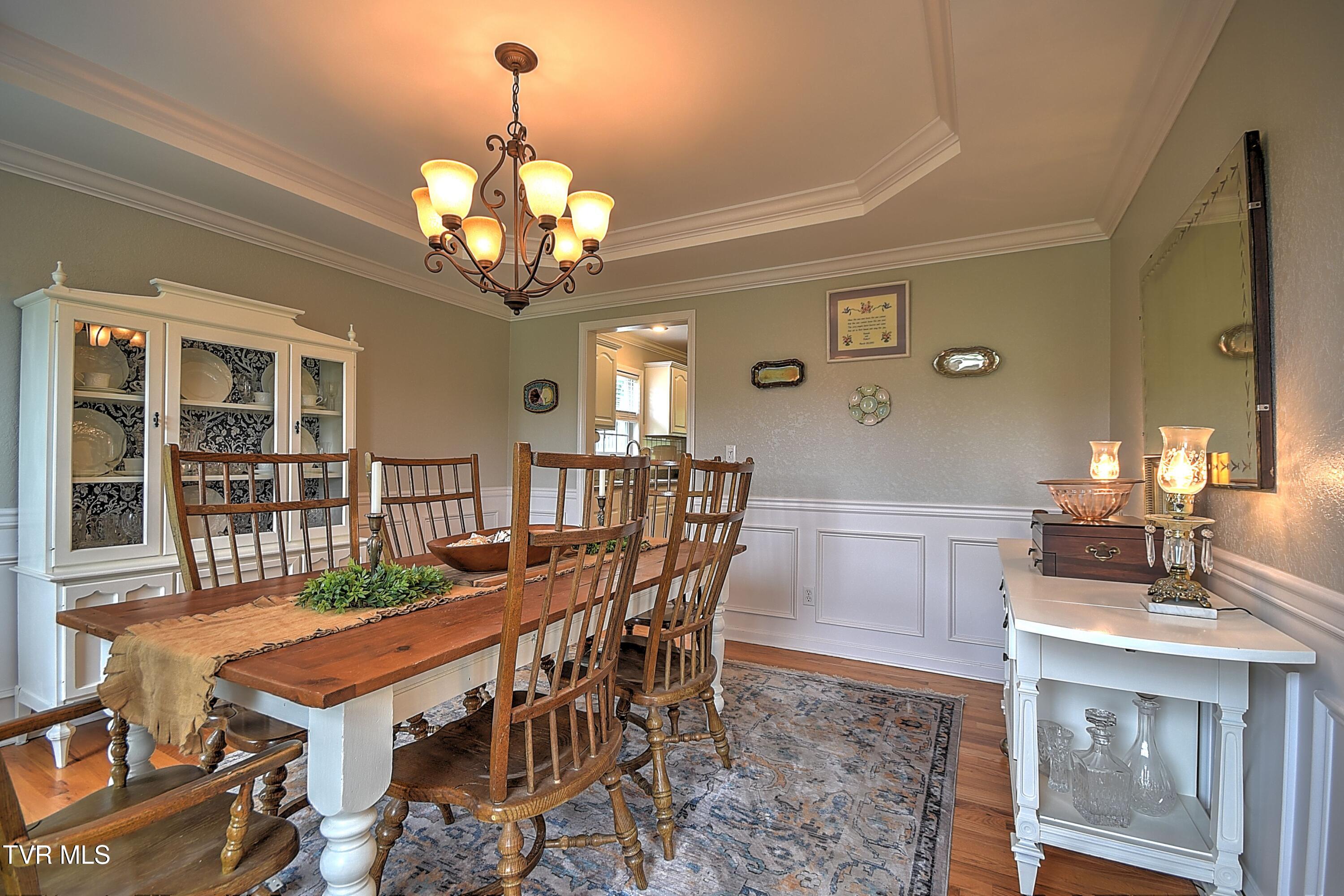 307 Hunters Crossing Lane, Kingsport, Tennessee image 2
