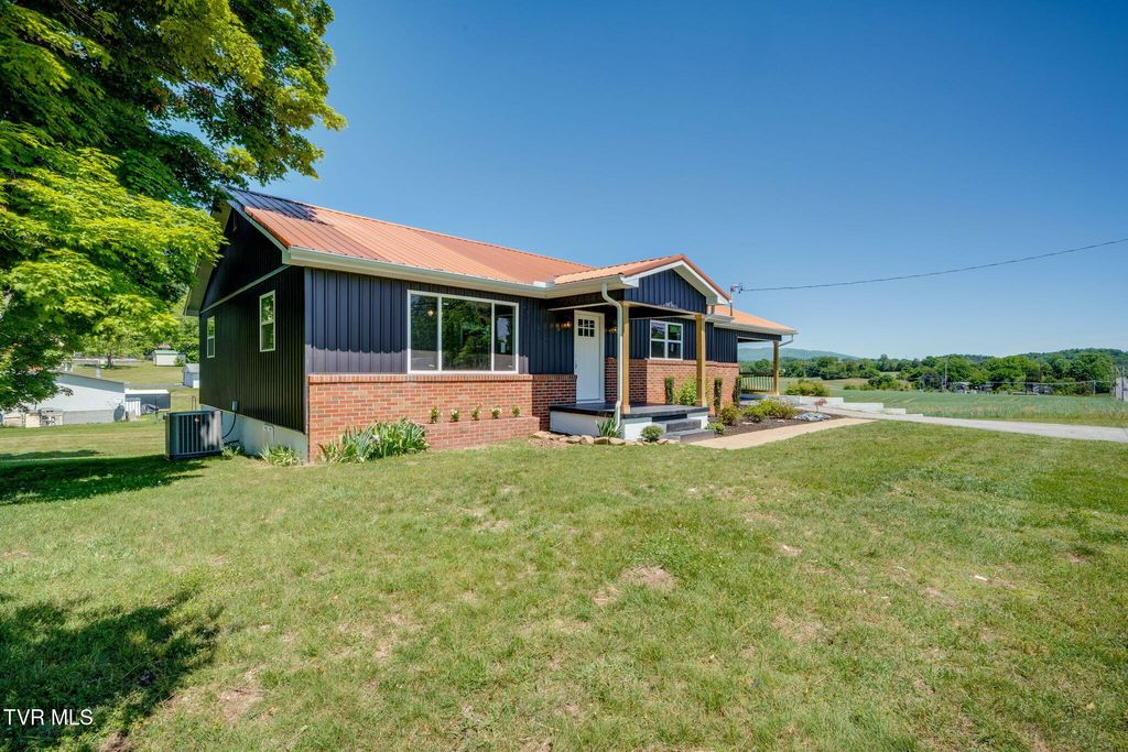 Photo of 139 Piney Flats Road, Piney Flats, TN 37686 (MLS # 9995608)