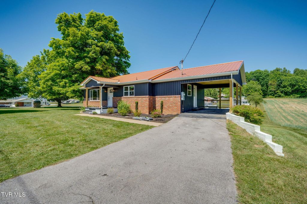 Photo of 139 Piney Flats Road, Piney Flats, TN 37686 (MLS # 9995608)