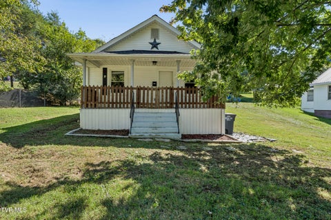 Photo of 1820 Ridgeway Drive, Kingsport, TN 37664 (MLS # 10001908)