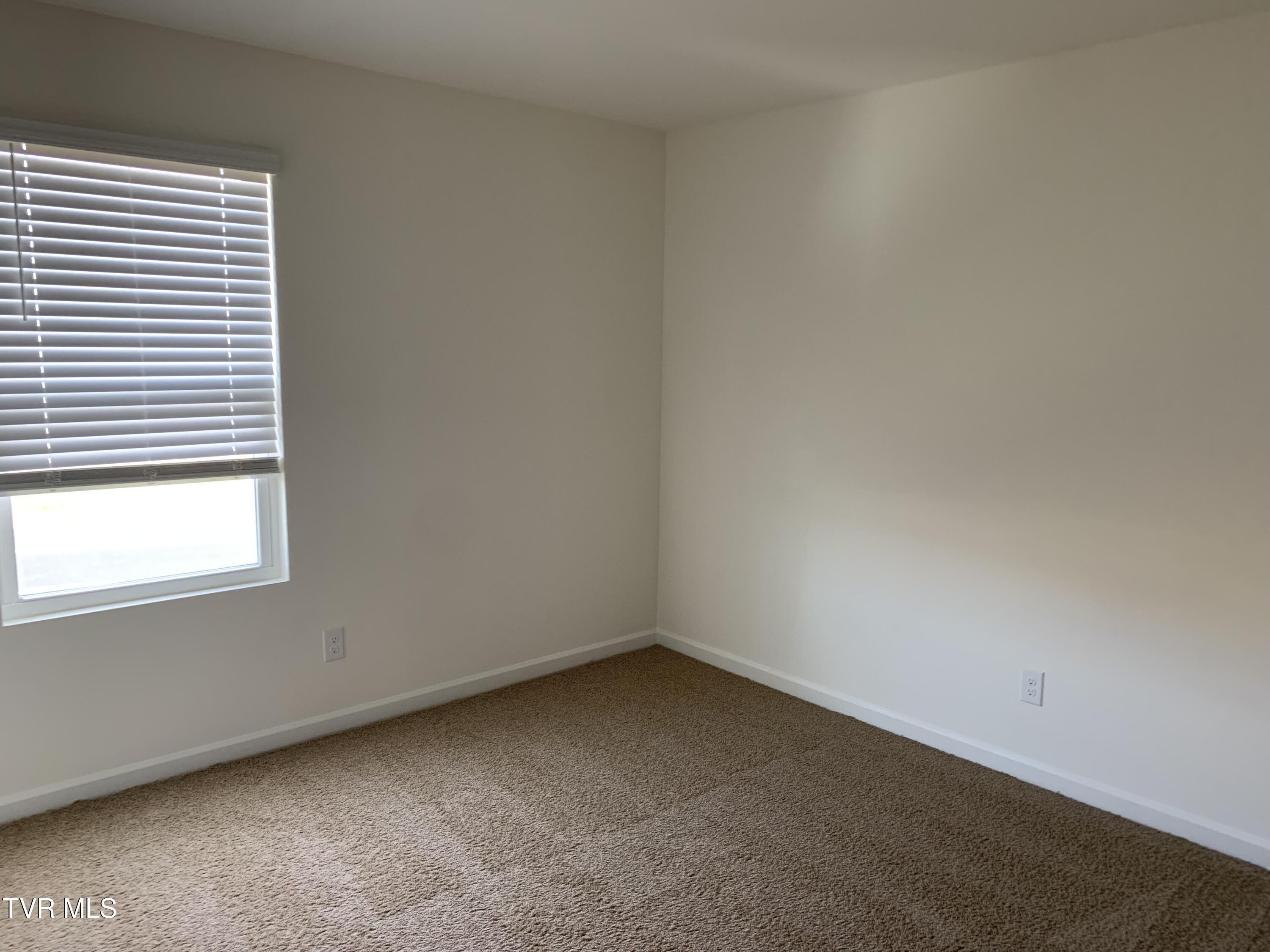 Jonesborough, Tennessee 37659, United States, 3 Bedrooms Bedrooms, ,3 BathroomsBathrooms,Residential,Active,226001