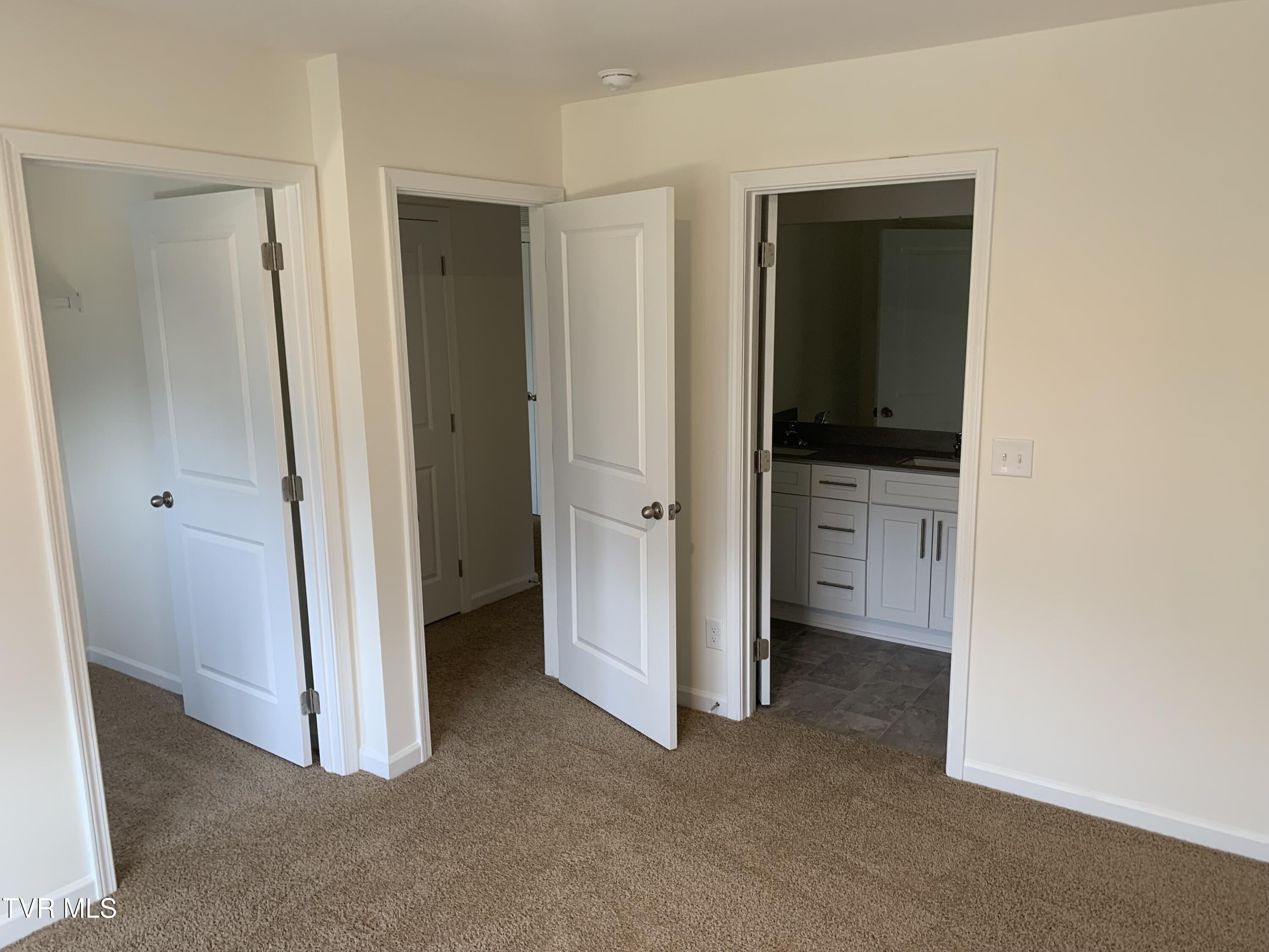 Jonesborough, Tennessee 37659, United States, 3 Bedrooms Bedrooms, ,3 BathroomsBathrooms,Residential,Active,226001