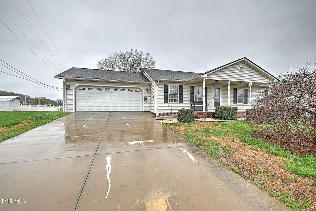 Photo of 611 Fairmont Avenue, Kingsport, TN 37660 (MLS # 9992484)