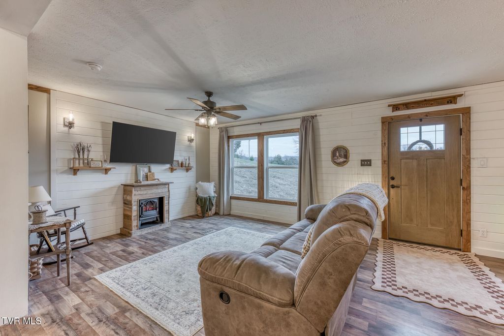 Photo of 193 Fork Branch Road, Rogersville, TN 37857 (MLS # 9989380)