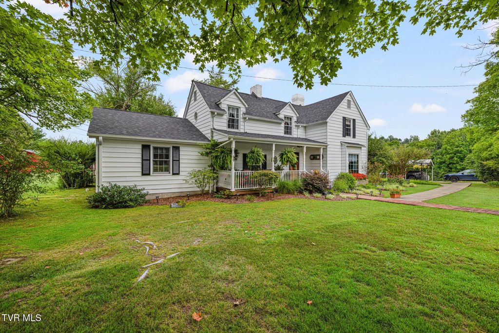 Photo of 594 New Bethel Road, Piney Flats, TN 37686 (MLS # 9998287)
