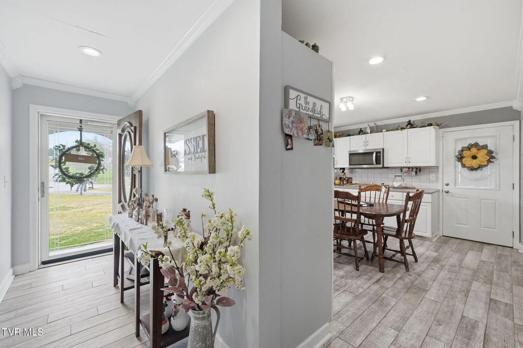 Photo of 134 Ovalwood Drive, Johnson City, TN 37615 (MLS # 9992710)