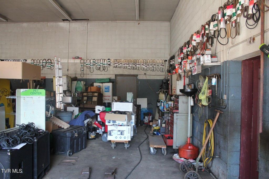 Photo of 1582 Blue Springs Road, Elizabethton, TN 37643 (MLS # 9981795)