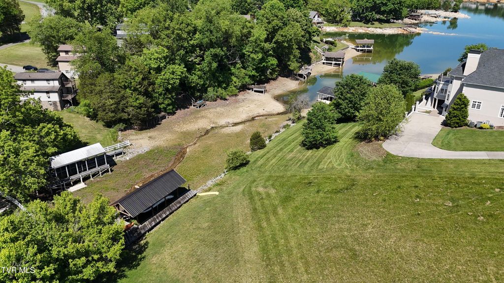 Photo of 20 Cross Anchor Place, Piney Flats, TN 37686 (MLS # 9995230)