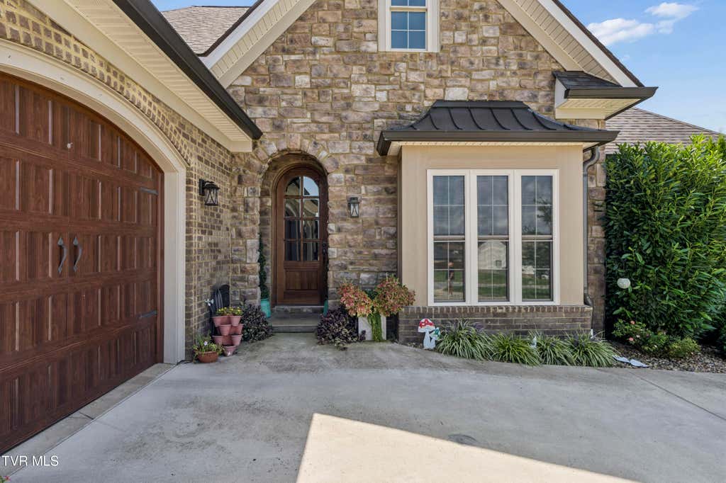 Photo of 152 Rhetts Way, Jonesborough, TN 37659 (MLS # 9999618)