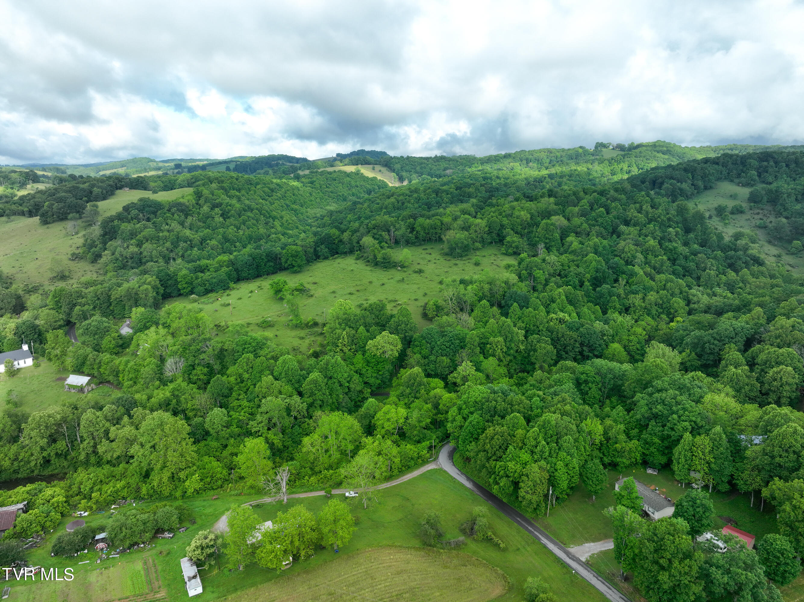 1874 Moccasin Valley Road, Lebanon, Virginia image 3