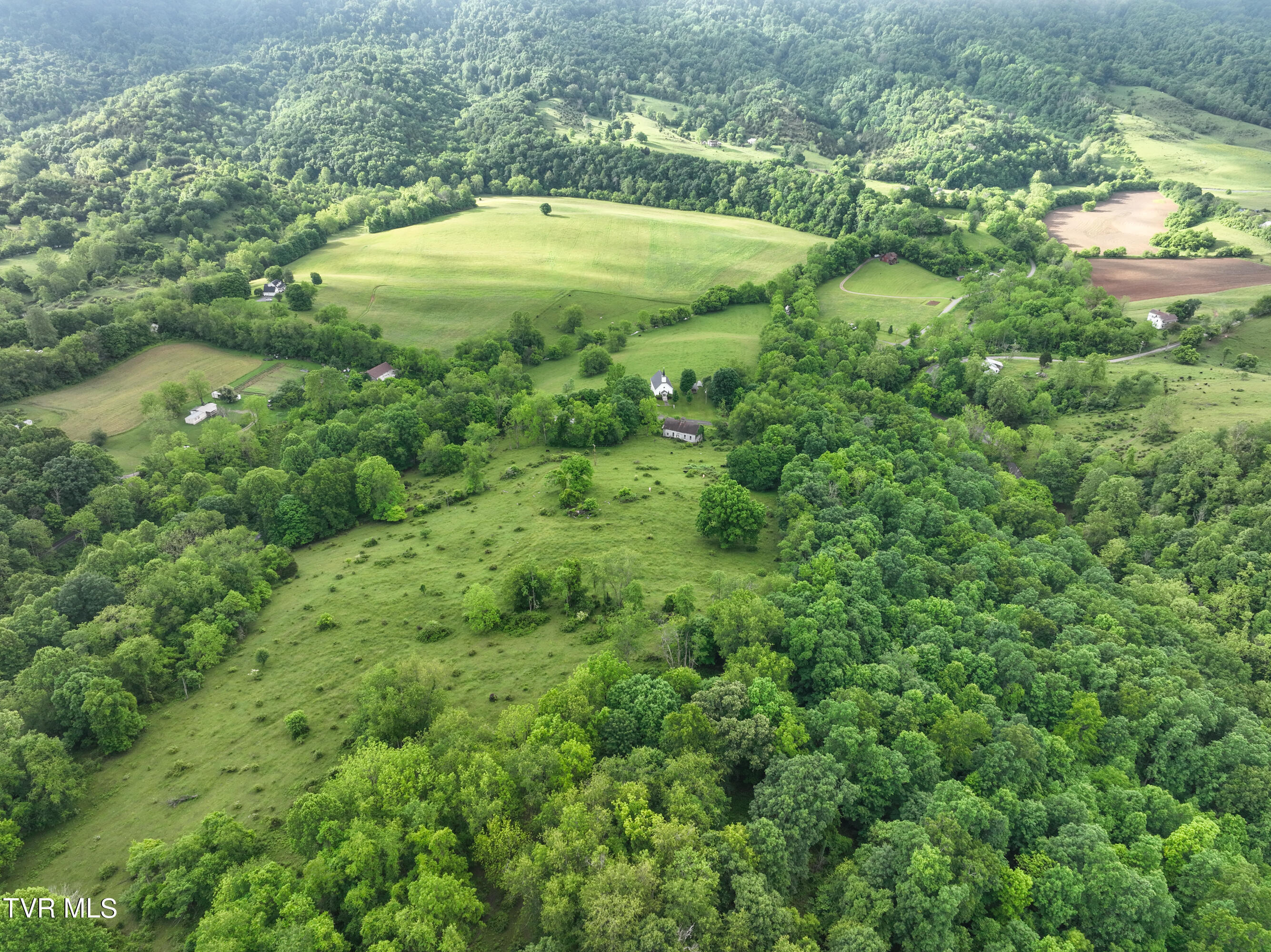 1874 Moccasin Valley Road, Lebanon, Virginia image 5